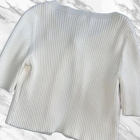 Cropped Shell Button Rib Knit - Picture 5 of 6